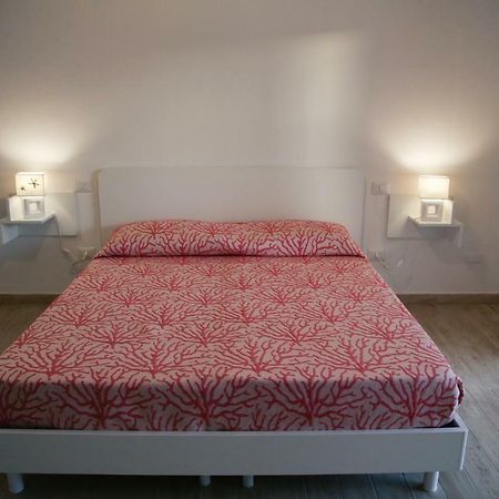 B&B Le Tre Spiagge Calasetta Eksteriør billede